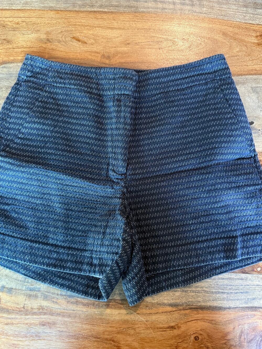 Loft Size 2 Navy and White Striped 100% Cotton 15" Long Summer Shorts Preppy Y2K